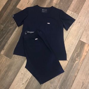 Figs Scrub Set